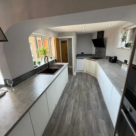 Modern 2 Bedroom Private Detached Cottage Llanddulas Exterior photo