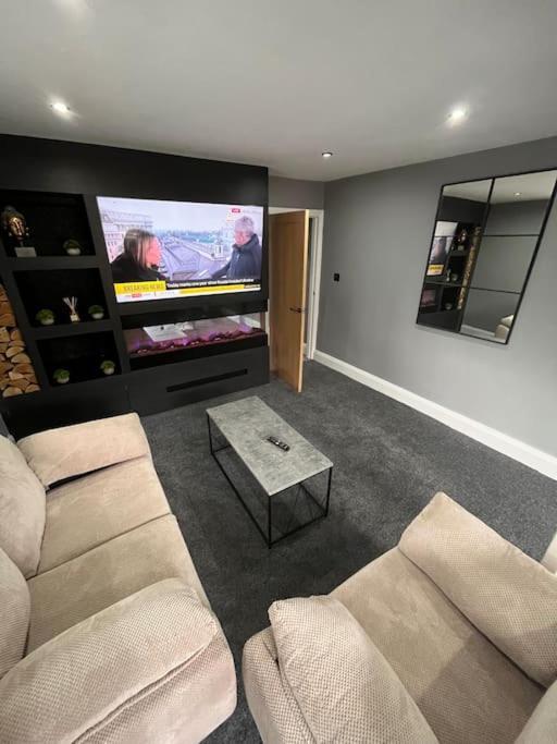 Modern 2 Bedroom Private Detached Cottage Holiday home Llanddulas
