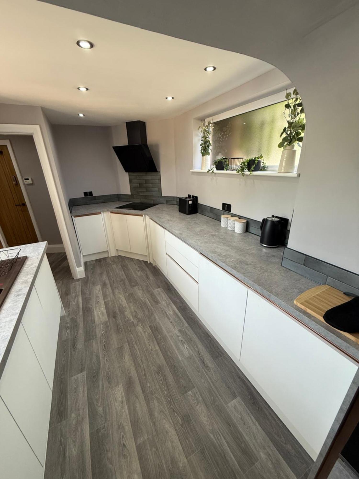 Modern 2 Bedroom Private Detached Cottage Holiday home Llanddulas