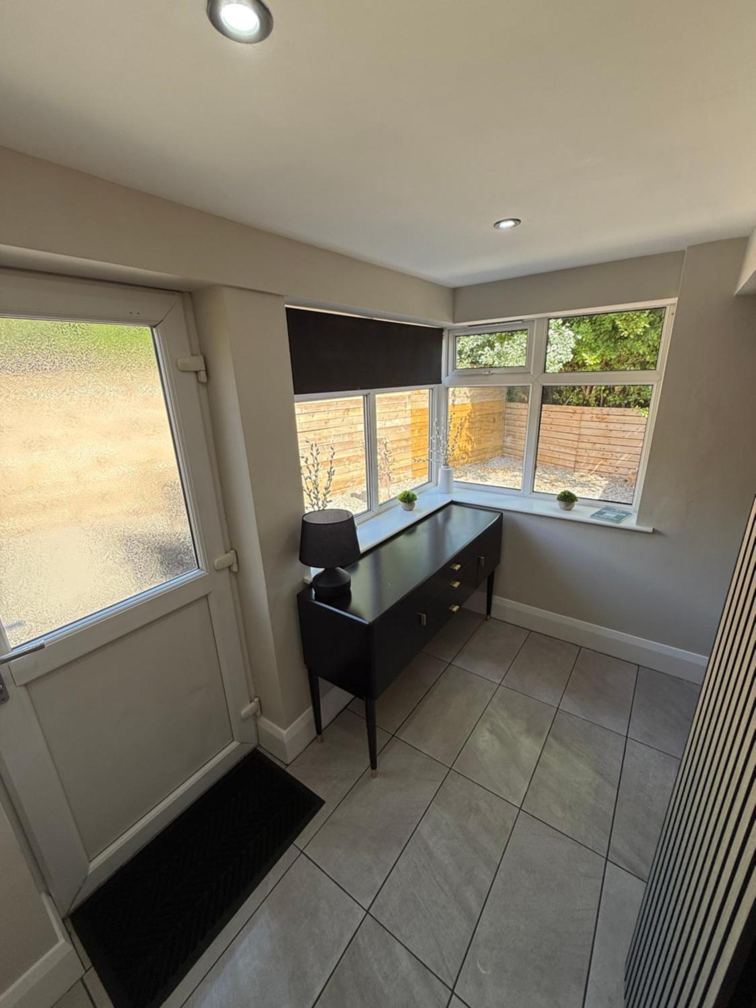 Modern 2 Bedroom Private Detached Cottage Holiday home Llanddulas