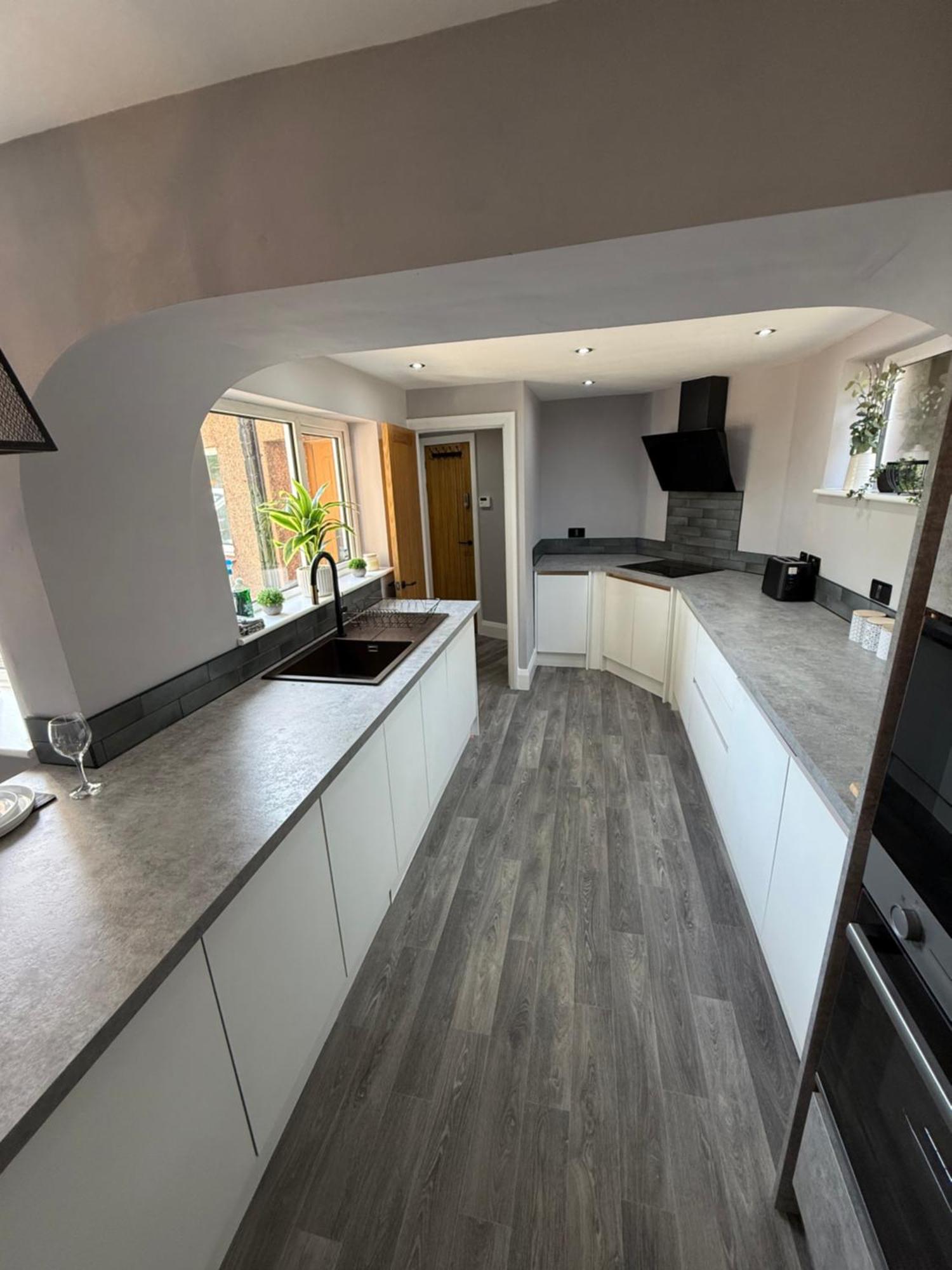 Modern 2 Bedroom Private Detached Cottage Holiday home *